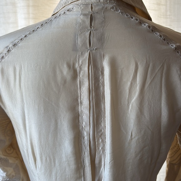 Da-Nang 100% silk button down - Picture 4 of 9